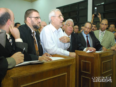 د. عبد المنعم أبو الفتوح في محكمة الجنايات