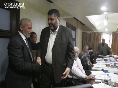 الشاطر في مكتب الإرشاد بعد 4 سنوات اعتقالاً