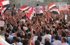ميادين مصر تنتفض رافضةً الحكم الهزلي على المخلوع