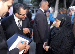 رئيس الوزراء هشام قنديل يتفقد سير الاستفتاء على الدستور