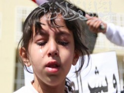 سارة حفيدة الشاطر ودموع حنين لفراق جدها وأبيها