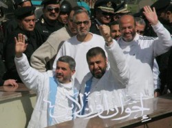 ثبات وعزيمة لا يؤثر فيها الاعتقال