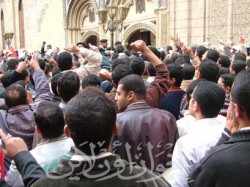 قوات الأمن أغلقت الجامع الأزهر أمام المصلين