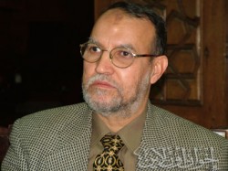 د. عصام العريان أثناء العزاء