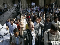 طلاب جامعة القاهرة ينددون بالتعديلات