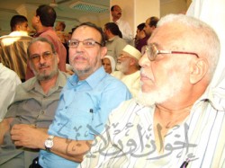 د. عصام العريان وعلى يمينه د. كمال حبيب