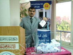 النائب سعد خليفة يدلي بصوته