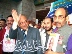 رجائي الميرغني وسط أنصاره