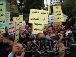 النواب يسألون أمة المليار من ينير ظلمة حصار أهل غزة؟!