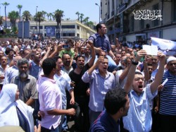 الجنازة تحولت إلى مظاهرة تدين العنصرية