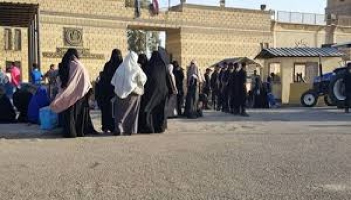 سرقة زيارات المعتقلين وفرض إتاوات بسجن استقبال طرة