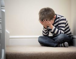 ابني مكتئب منذ اعتقال والده.. ماذا أفعل؟