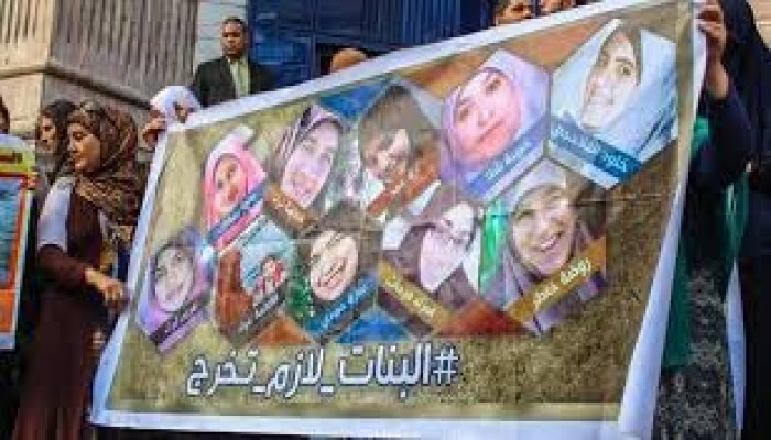 بالأسماء.. إحصائية جديدة للمعتقلات بقضايا سياسية في مصر