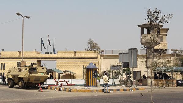 سجن طره يمنع الكتب الدراسية عن الطلاب المعتقلين