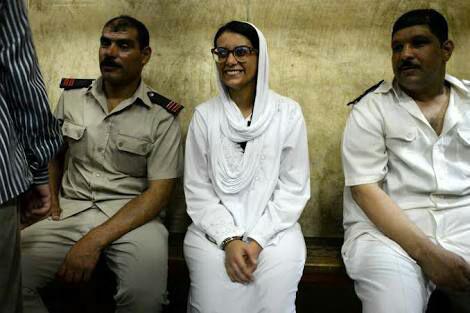 قضاء الانقلاب يحتجز ماهينور المصري ومدحت معتصم بالإسكندرية