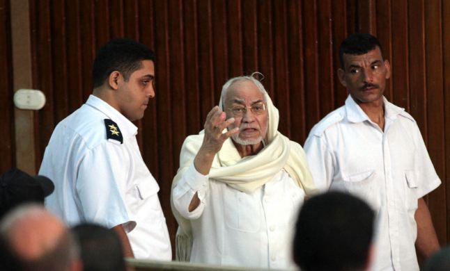 القائم بأعمال فضيلة المرشد العام يكتب: في رحيل  عاكف.. ترجل الفارس