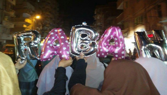 بالصور..مسيرة "نساء ضد الانقلاب" بالإسكندرية