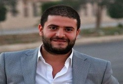 سجون الانقلاب تمنع نجل الرئيس من الصلاة والزيارة