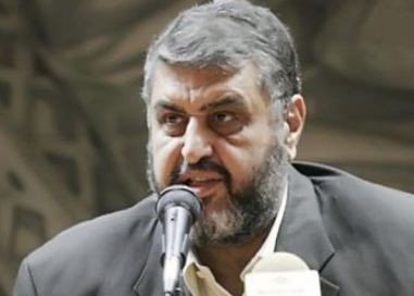 الخطر يهدد حياة الشاطر والخواجة وعبدالعزيز بسجن العقرب