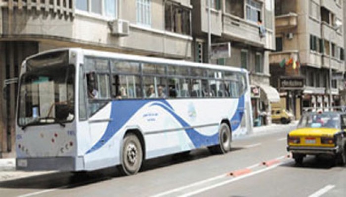 عمال "النقل العام" بالإسكندرية يهددون بالإضراب
