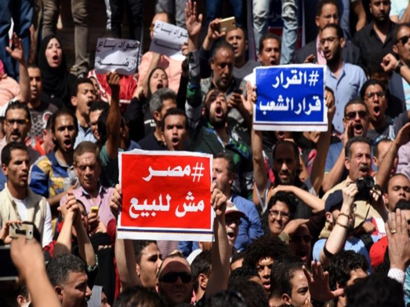 نيابة الانقلاب توجه اتهامات "سخيفة" لنشطاء بالإسكندرية