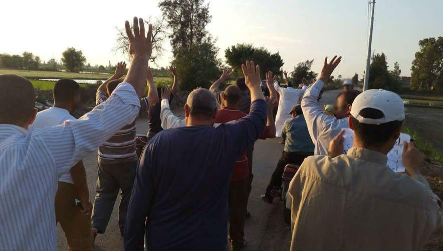 بالصور..مسيرة أهالي بلقاس ضد حكم العسكر