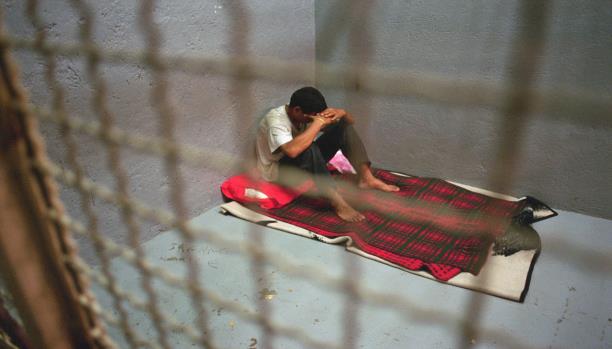 فيديو.. والد المعتقل "الشاعر": اعتقلوا ابني من منزله باتهامات ملفقة