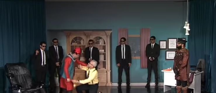 مسرحية الإمبراطور  للفنان عبدالله الشريف