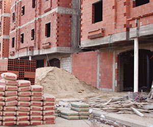 انهيار قطاع المقاولات.. و2000 شركة تخارجت