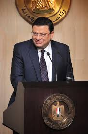 داخلية الانقلاب تلقي د. ياسر علي في الشارع فاقدًا الوعي