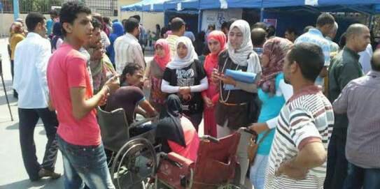 حكومة الانقلاب تجمّد معاشات ذوي الإعاقة