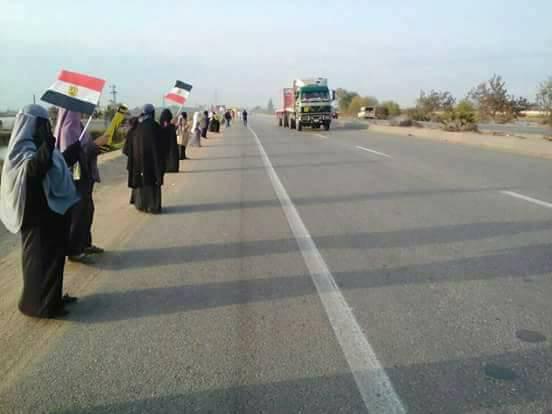 سلسلة بشرية لثوار أبوحماد تطالب بكسر الانقلاب