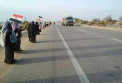 سلسلة بشرية لثوار أبوحماد تطالب بكسر الانقلاب