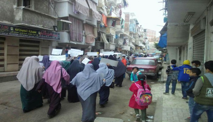 مسيرة لـحرائر "الرمل" بالإسكندرية تطالب بخروج المعتقلين