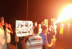 سلسلة بشرية لثوار الدلنجات ضد انقلاب العسكر