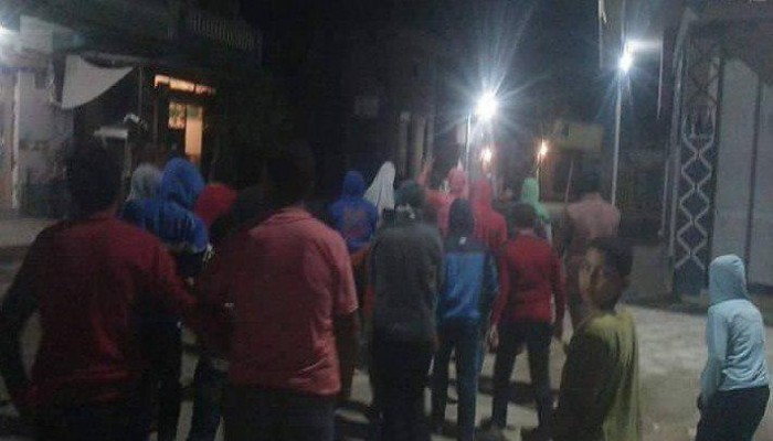 سلسلة بشرية بكفر الشيخ تطالب بسقوط حكم العسكر