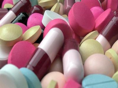 "الصيادلة": شركات الأدوية تتوقف عن التوريد بسبب "زيادة الأسعار"