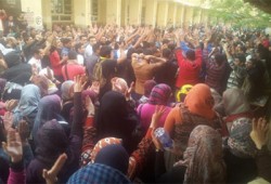 فيديو.. مسيرة بالمجمع النظري بالإسكندرية تندد باعتقال الطلاب