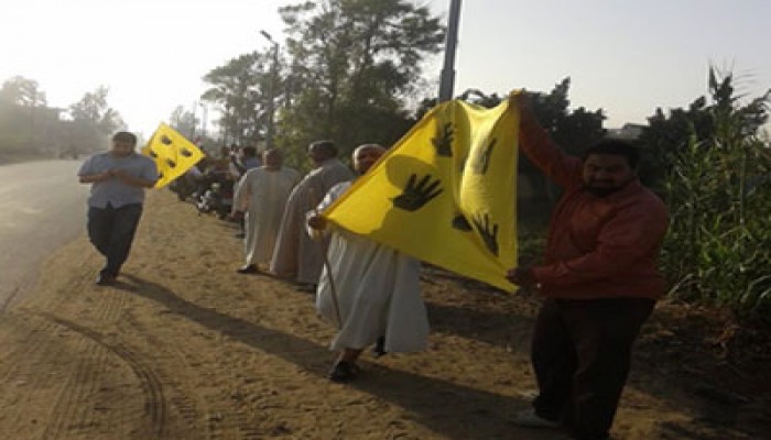 فيديو.. سلسلة بشرية بمنوف تهتف بالقصاص للشهداء