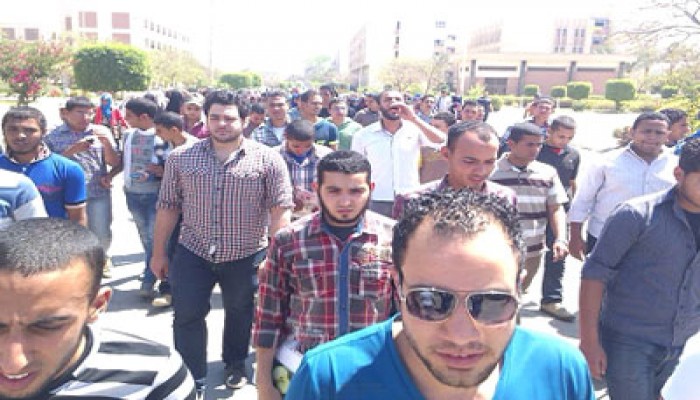 مسيرة طلابية ببني مزار تهتف بإسقاط حكم العسكر