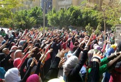 فيديو.. مسيرة لطالبات أزهر المنصورة تحيي أم الشهيد