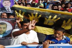 وقفة شبابية ببئر العبد رفضًا لبيع العسكر لمصر