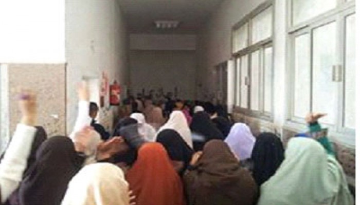 فيديو.. مسيرة لطالبات أزهر الزقازيق تندد بجرائم الانقلاب