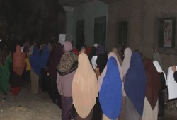 فيديو.. وقفة ليلية لثوار بنها تهتف بالقصاص للشهداء