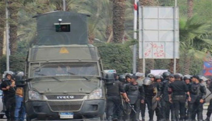 الانقلاب يحاصر جامعة الفيوم ذعرًا من مظاهرات الطلاب