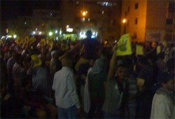 مسيرة ليلية بكوم أمبو تهتف بالقصاص والحرية للمعتقلين