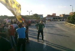 سلاسل بشرية لأحرار بلبيس تندد بإرهاب الانقلاب