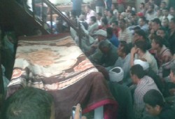 المنيا تشيع جنازة سيدة توفيت إثر اقتحام أمن الانقلاب منزلها