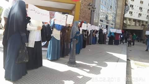 طلاب المجمع الطبي بالإسكندرية‬ يهتفون بالحرية للمعتقلين