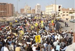 نساء الفيوم يهتفن "أيوة بنات نازلين نتظاهر ضد نظام مفيهوش راجل"